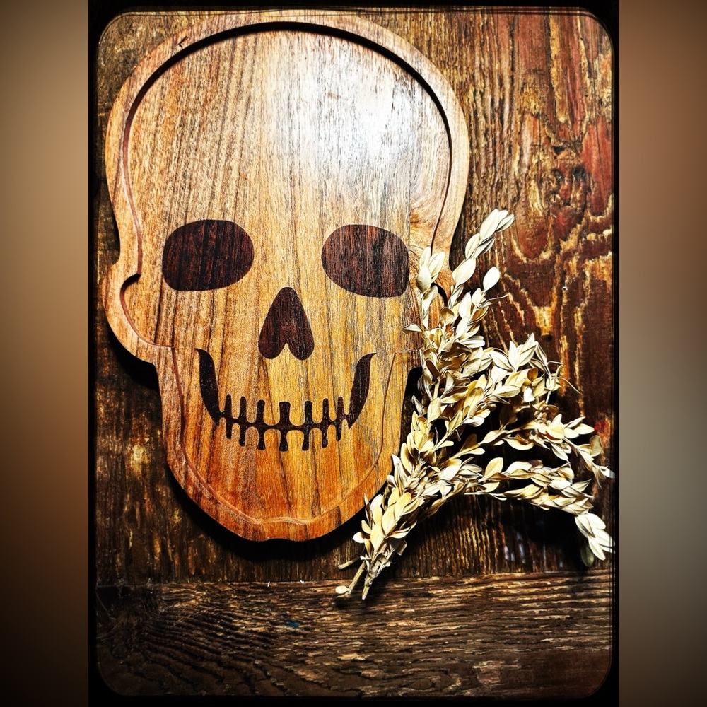 Wooden Skull Cutting Board/Art